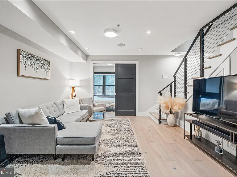 1429 W St NW #1 — Photo 4