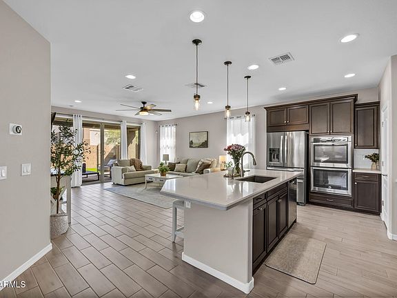 4th image of 2914 E SUNLAND Avenue