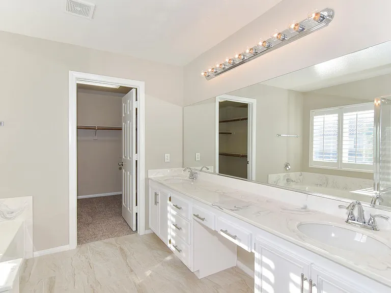 9535 Scottville Ct — Photo 18