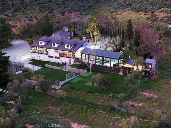 9557 Hierba Rd, Agua Dulce, CA 91390