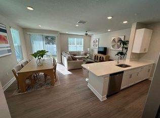 1147 E Caroline St #2-09, Tavares, FL 32778