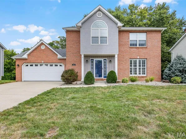 2708 Fieldstone Dr, Maryville, IL 62062