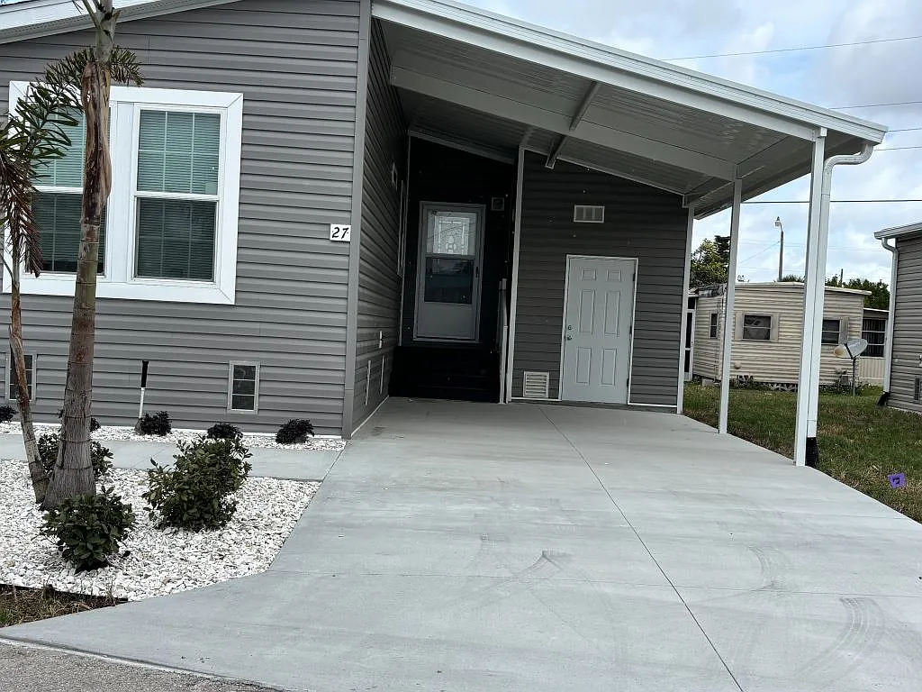 3 bed, 2.0 bath, 1042 sqft, $1,299 — Photo 4