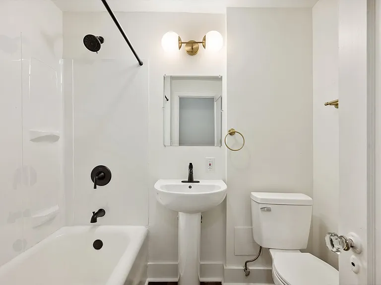 5th & Mercer Apartments — Photo 18