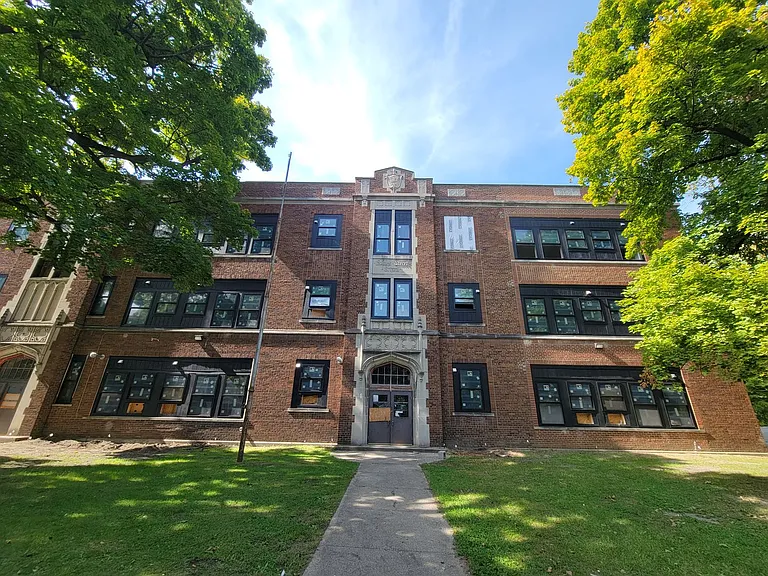Holmes Street School Apartments — Photo 14