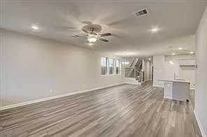 4 bed, 2.5 bath, 2432 sqft, $3,300 — Photo 4