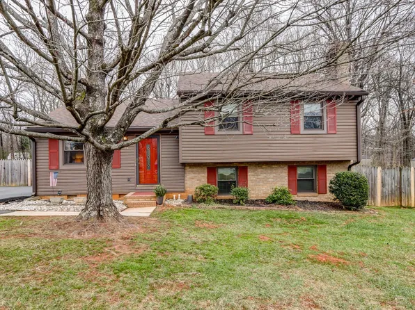 106 Maplewood Dr, Forest, VA 24551