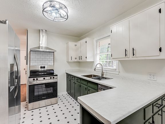 5th image of 244 Mathews Cir SE