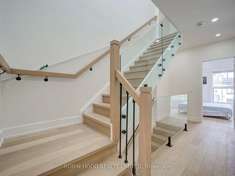 124 Robert St — Photo 10