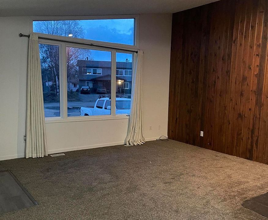 2nd image of 8930 Woodstock Cir
