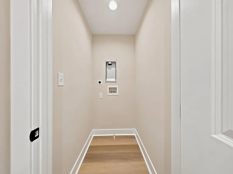 126 Luke Ct — Photo 27