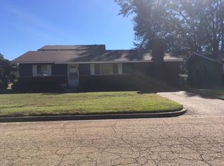 1421 Brinkley Dr, Jackson, MS 39213