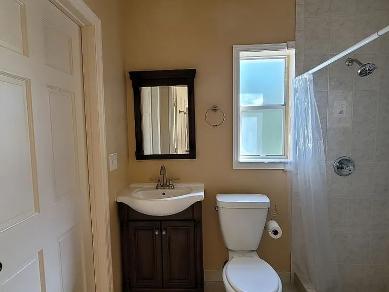 3323 SW 27th Pl — Photo 1