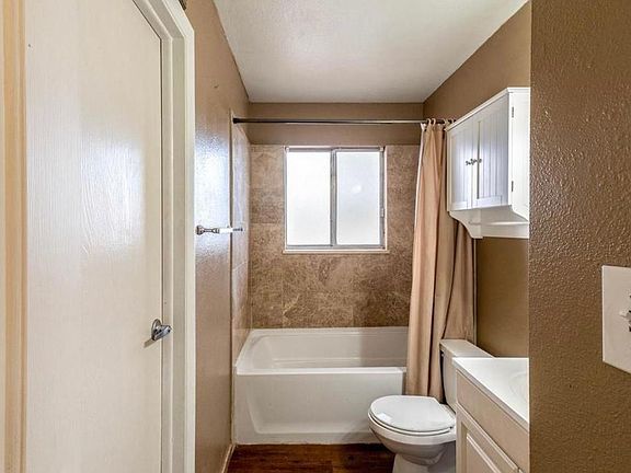 Full bathroom - connected to master bedroom