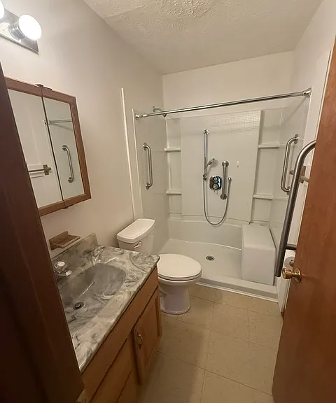 520 W Smith Rd #B — Photo 6