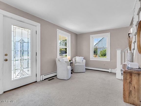 4th image of 806 Prospect Avenue