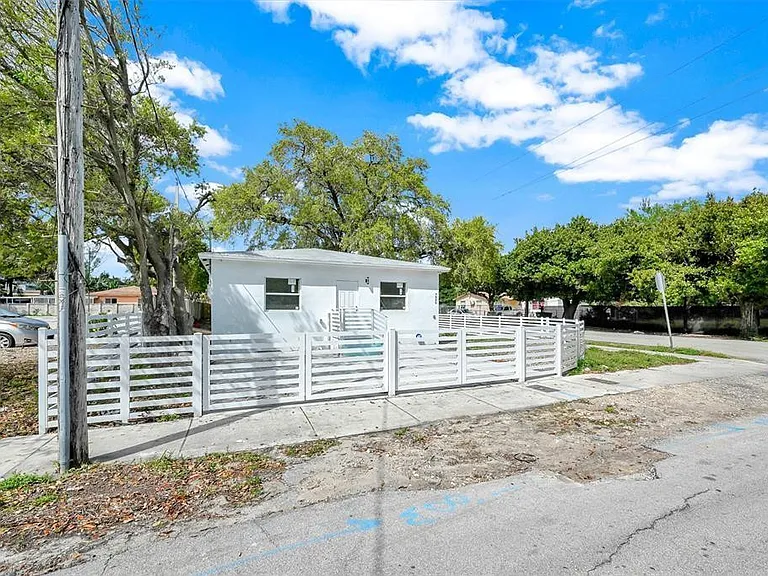 7990 NW 8th Ave — Photo 37