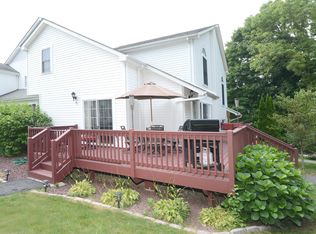 44 Pembrooke Ct, Putnam Valley, NY 10579