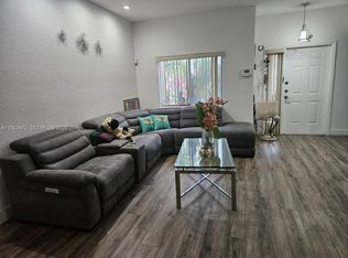 718 SE 12th Ter, Homestead, FL 33033