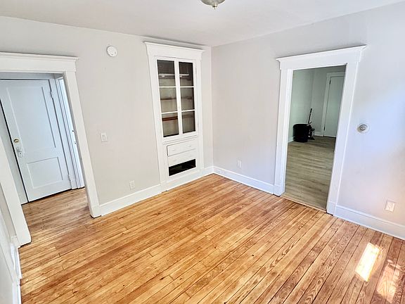 4th image of 65 Lilac St #A