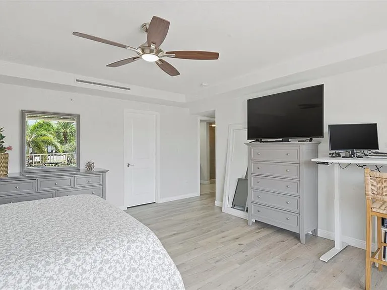 223 Island Way #2D — Photo 21