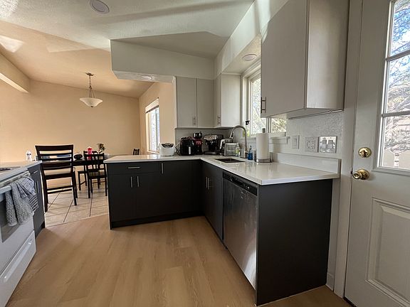 4th image of 3355-3357 Stanford Ave #3355