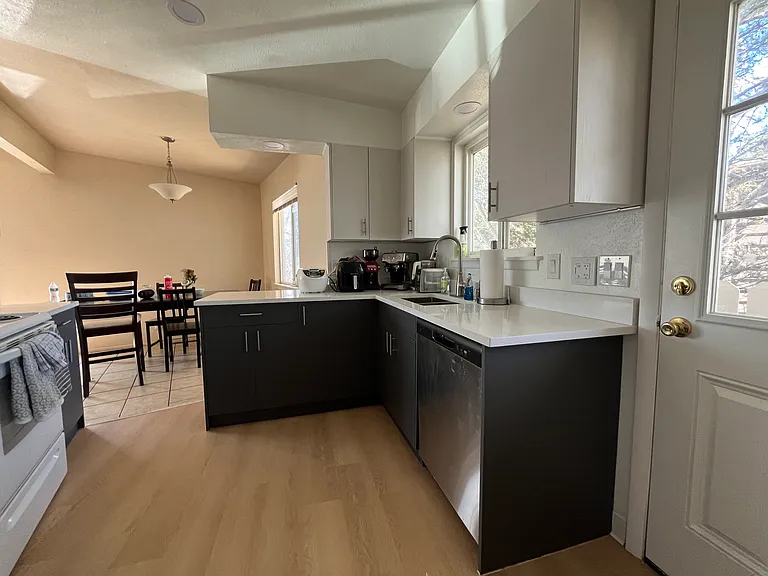 3355-3357 Stanford Ave #3355 — Photo 4