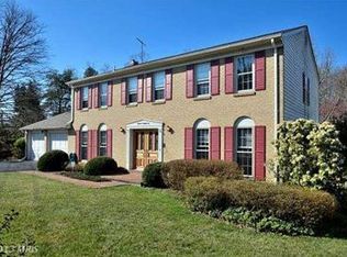 1882 Foxstone Dr, Vienna, VA 22182