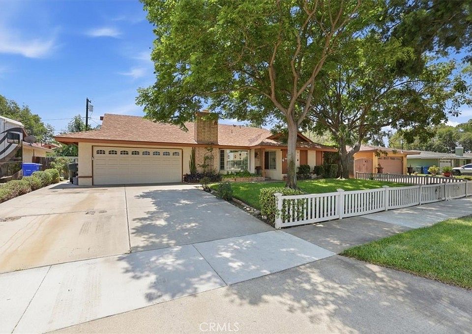 1st image of 10426 Bonneville St