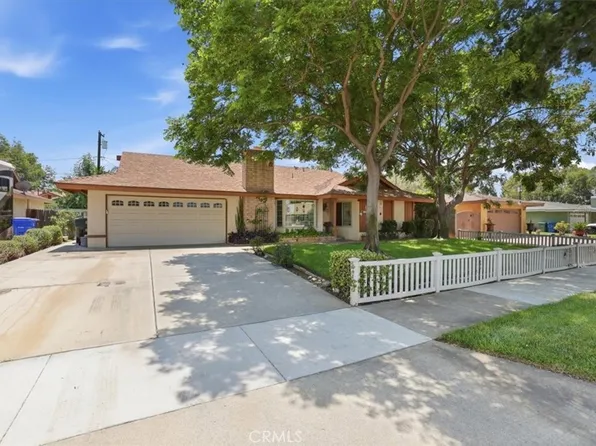10426 Bonneville St, Riverside, CA 92505