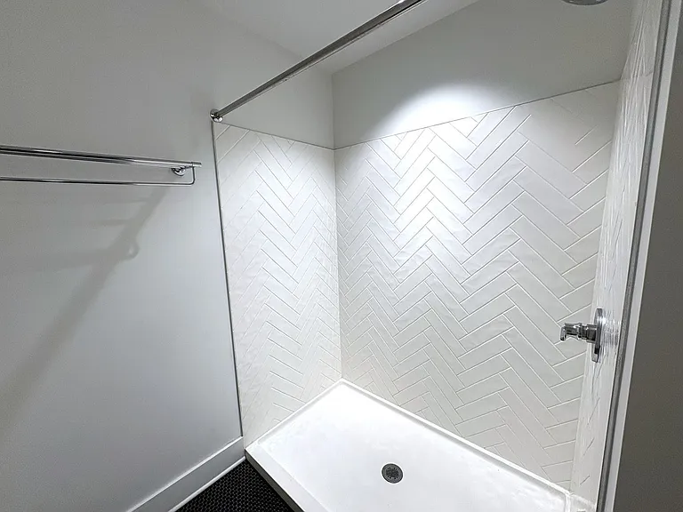 582 Mulberry St — Photo 8
