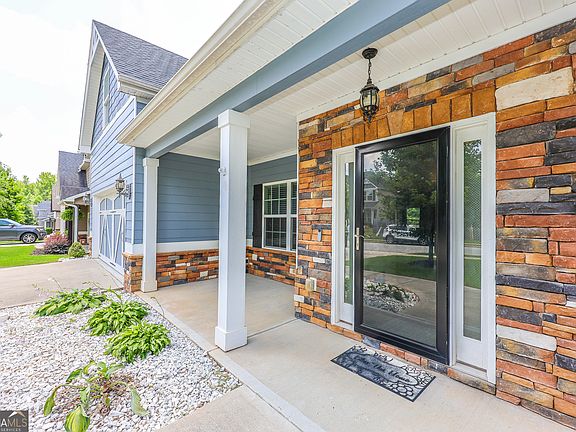 3rd image of 217 Briandwood Dr