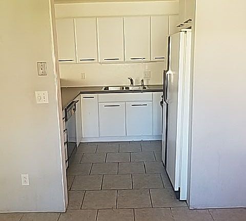 5th image of 836 S Langley Ave