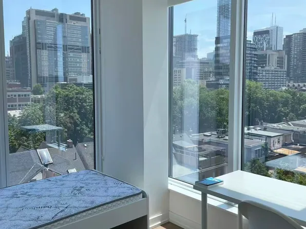 203 College St, Toronto, ON