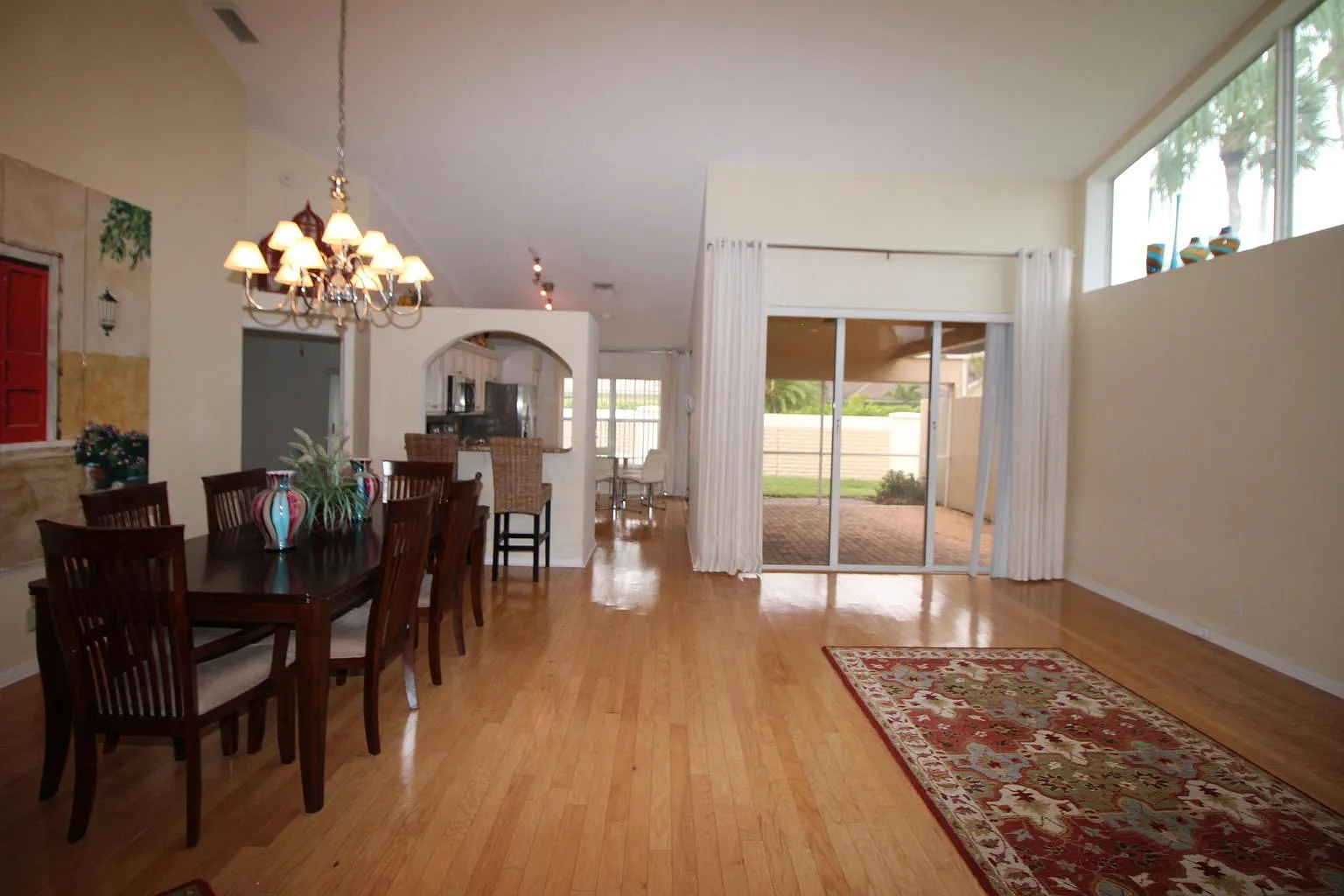 3 bed, 1615 sqft, $3,450 — Photo 1