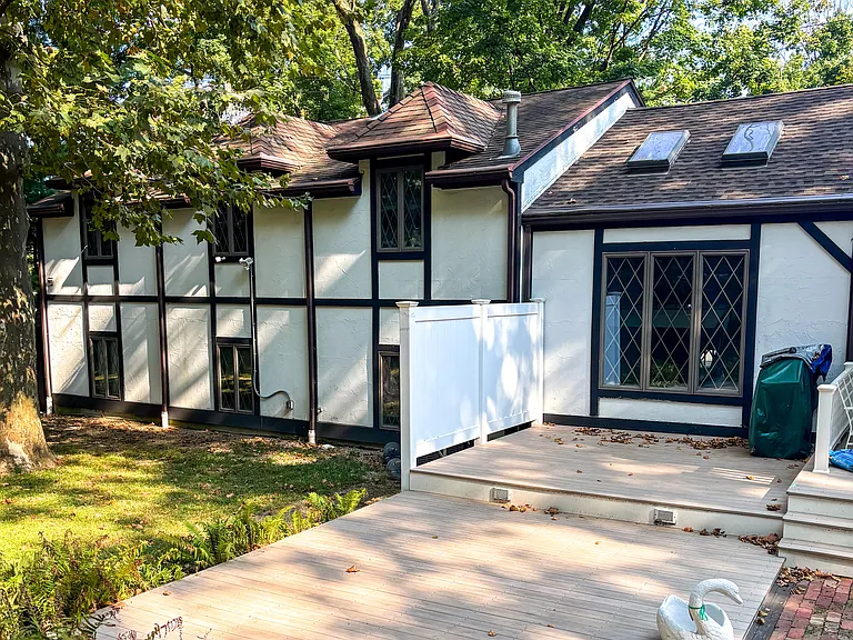 14 Hillspoint Rd — Photo 2