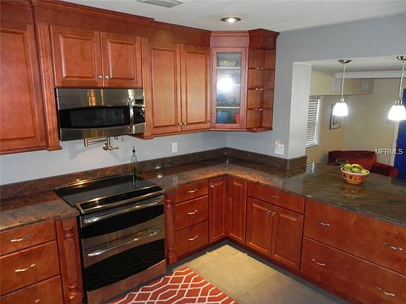 3rd image of 835 Placido Way NE