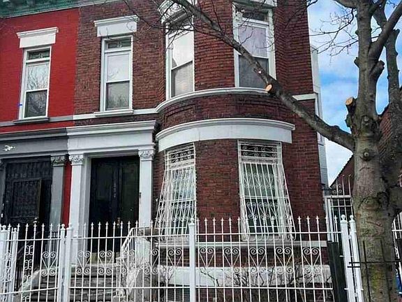 2nd image of 861 Manida Street