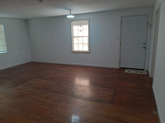 5th image of 207 E Grand Ave #A