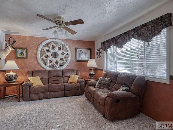 2nd image of 880 N Crimson Dr