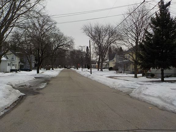 5th image of 929 Jewett St