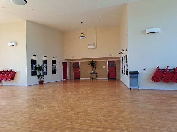 3rd image of 200 Claremont Ave