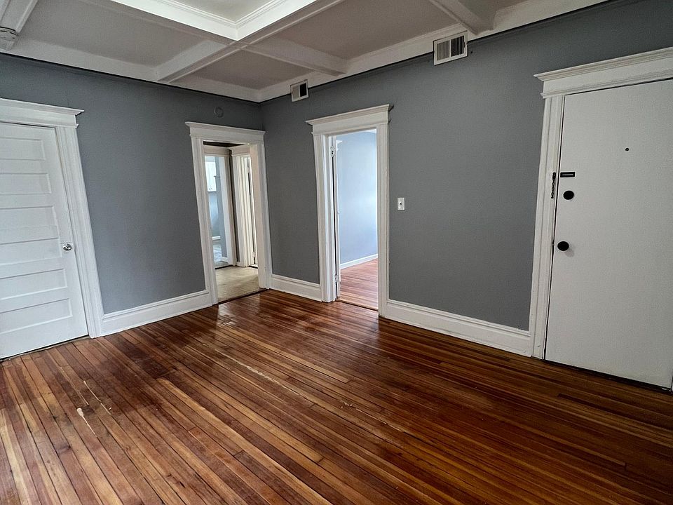 1st image of 924 S 19th St #2