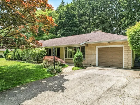 120 Maple Dr, Hermitage, PA 16148