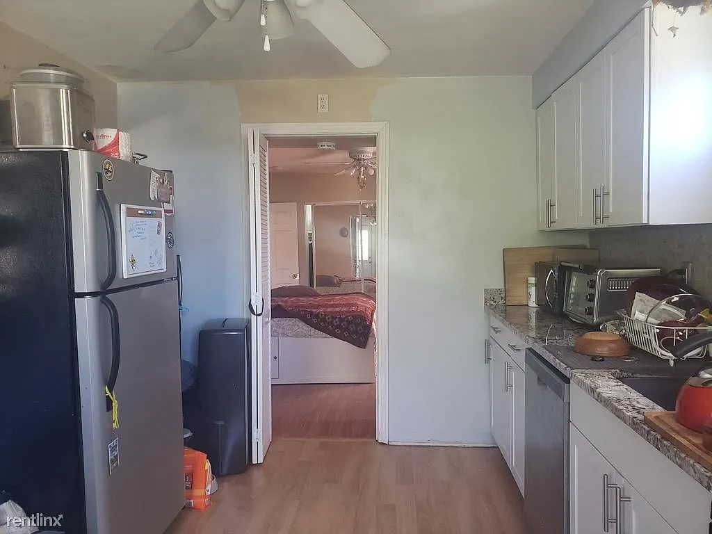 7105 Reynolds St Unit 1R photo 1