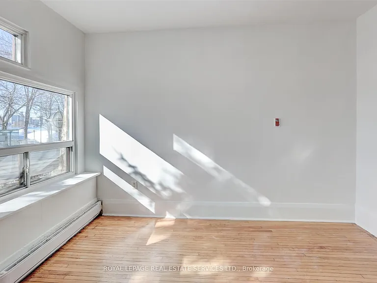 1530 King St W #101 — Photo 13