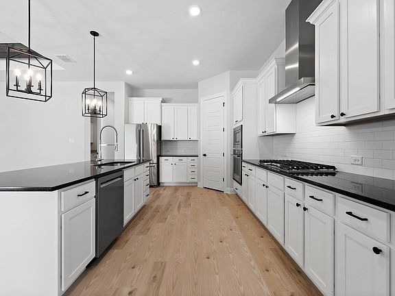 Tons of storage in the kitchen