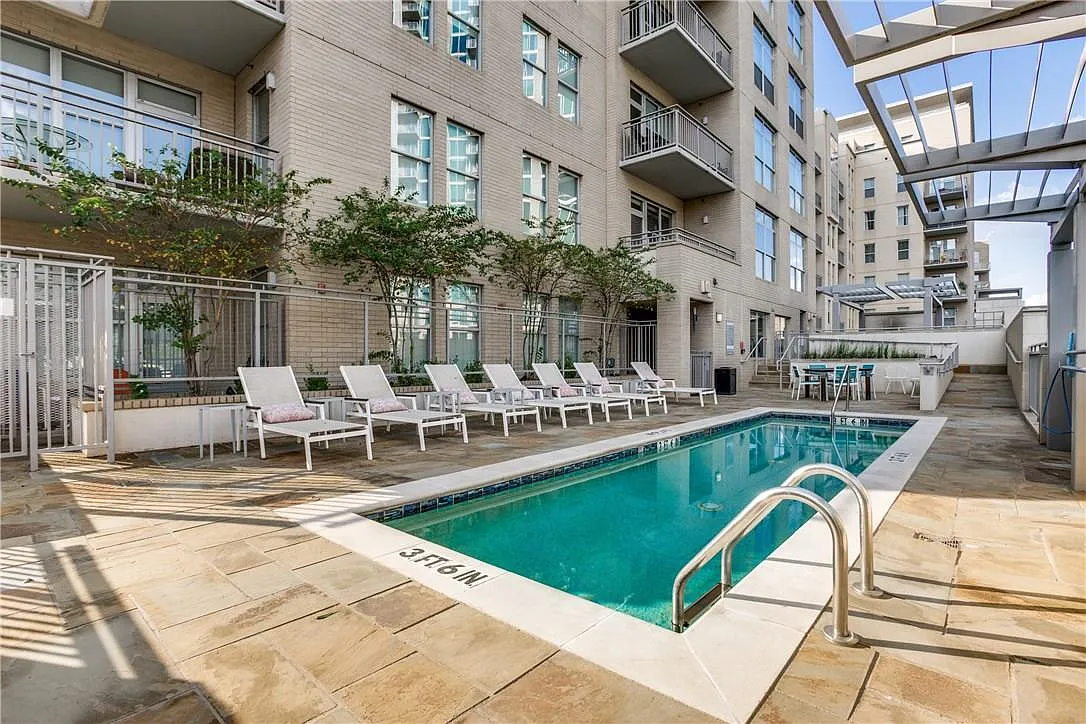 2 bed, 1196 sqft, $3,000 — Photo 1
