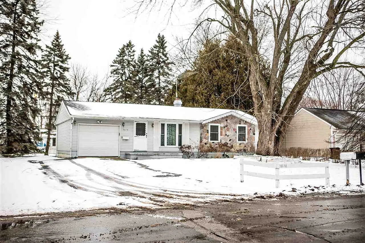 5674 Poplar Dr photo 1