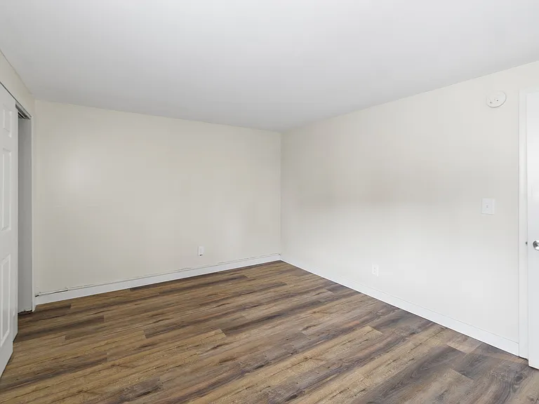 Clay Court Apartments — Photo 86